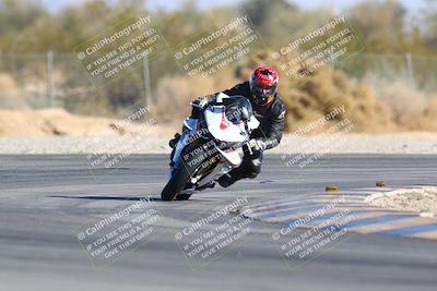 media/Jan-14-2024-SoCal Trackdays (Sun) [[2e55ec21a6]]/Turn 2 (1025am)/